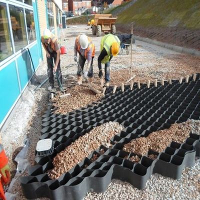 Tamaño requerido Rejilla de estabilizador de grava HDPE Geocell para calzadas Material tradicional