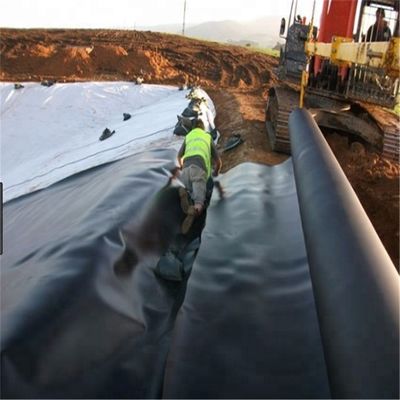 Máquina de soldadura de geomembrana estándar ASTM GRI-GM13 para la expansión de la industria acuícola