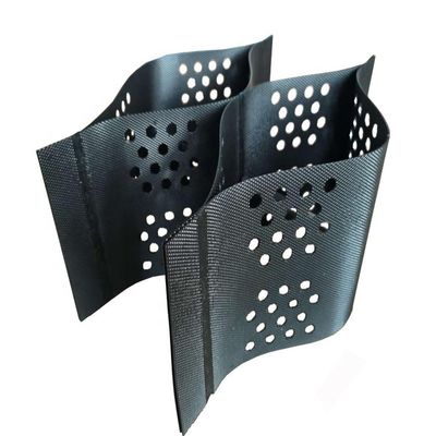 330 mm-1000 mm Distancia de soldadura Geocella de HDPE perforada de textura lisa para pared de contención