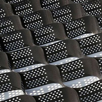 Diseño tradicional de refuerzo del suelo Geogrid Material HDPE Geocell Gravel para pasarela