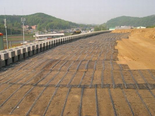 Geogrid uniaxial de plástico HDPE de 120KN para estabilización geosintética 50m longitud de rodillo