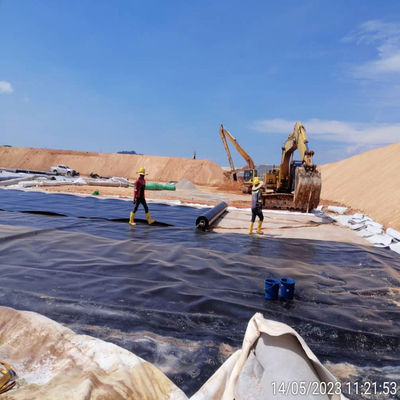 0.5-3mm HDPE Geomembrane Reservoir Liner para represas y minería en negro blanco verde azul