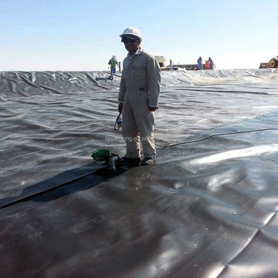 Geomembrana de HDPE texturizada de doble cara con revestimiento de presa anti filtración de 2,0 mm de espesor
