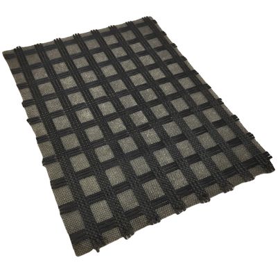 Refuerzo de carreteras 100-100kn Fibra de vidrio Geogrid Compuesto con 50g de tejido no tejido