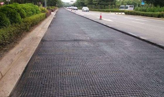 Material de pavimentación de carreteras de revestimiento por betún Rejilla de fibra de vidrio con malla de 12,7*12,7 mm