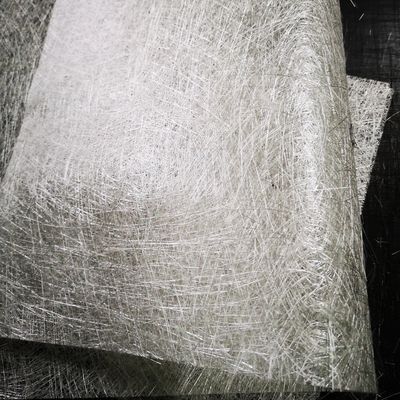E-Vídeo Jushi Fibra de vidrio triturado de la hebra de la alfombra 300gsm 450gsm con suavidad media Blanco