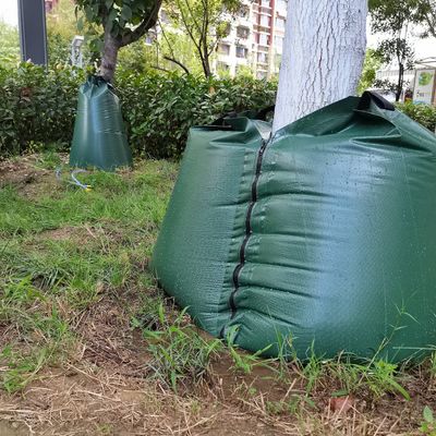 Envases verdes de 2 envases de 15 galones de liberación lenta de agua por goteo para regar árboles Bolsa de regaduras CE/ISO aprobada