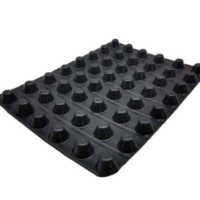 Tabla de drenaje de plástico de hoyuelos de HDPE de 60 mm de altura para el campo de golf y la impermeabilización de techos