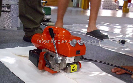 Soldador de membrana de HDPE rojo y negro de 0,85kW versátil para soldadura de geomembranas plásticas