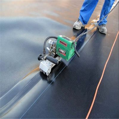 1800W PVC HDPE LDPE EVA Ecb PP Geomembrana Máquina de soldadura de cuña caliente con capacidad de 13 kg