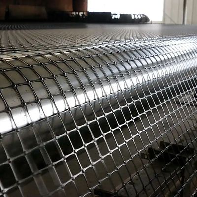 30kn PP Plastico Biaxal Geogrid para la industria de la cría Instalación in situ incluida