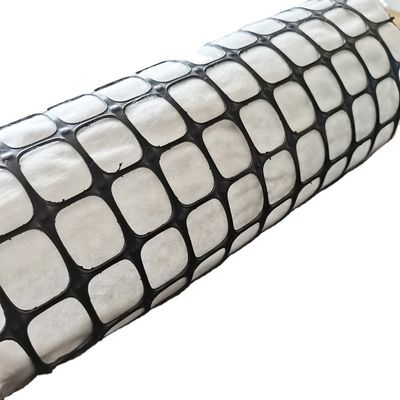Geogrilla de plástico compuesto de alta resistencia a la tracción para el refuerzo de carreteras 50-100 m de longitud