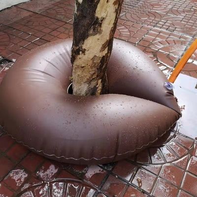 Bolso de riego de árboles con anillo de riego por goteo de liberación lenta de 15 galones de color marrón